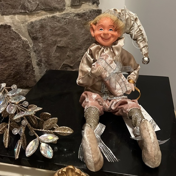 🆕 Christmas  elf / jester Mark Roberts (inspired) - Picture 1 of 1